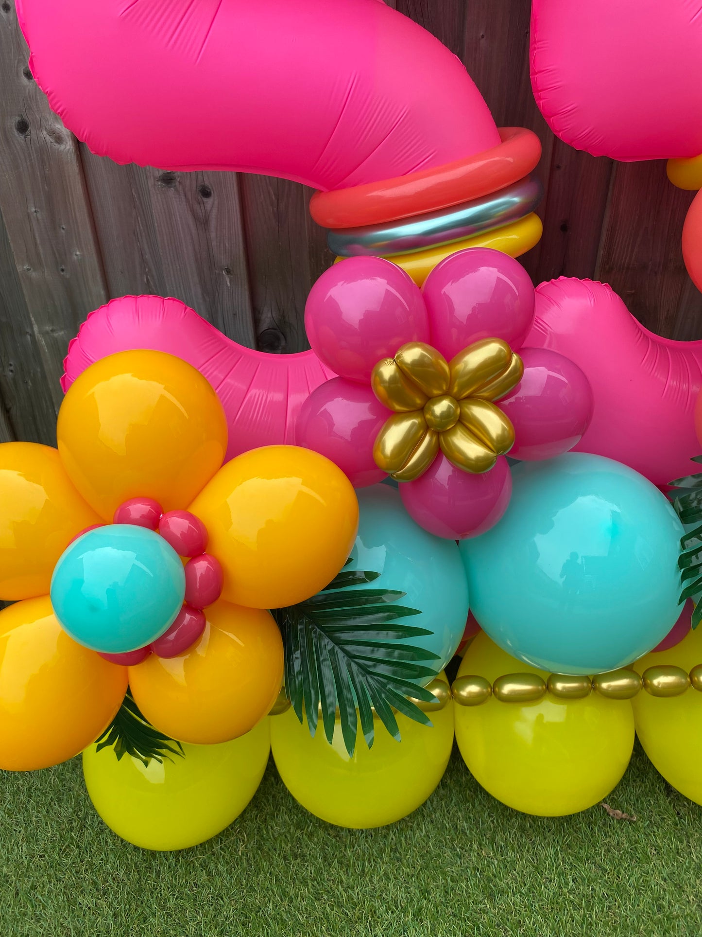 Tropical Hello Birthday Balloon Bouquet